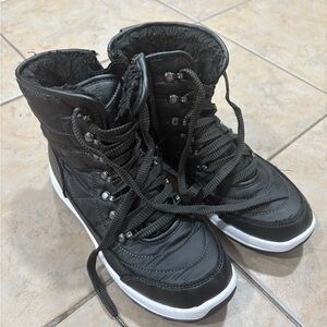 Black Quilted Lace-Up Winter Boots with Faux Fur